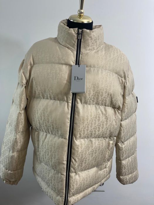 Geaca impermeabila pentru sezonul rece Dior