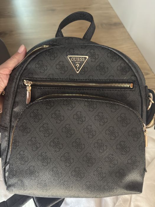 Дамска раница Guess
