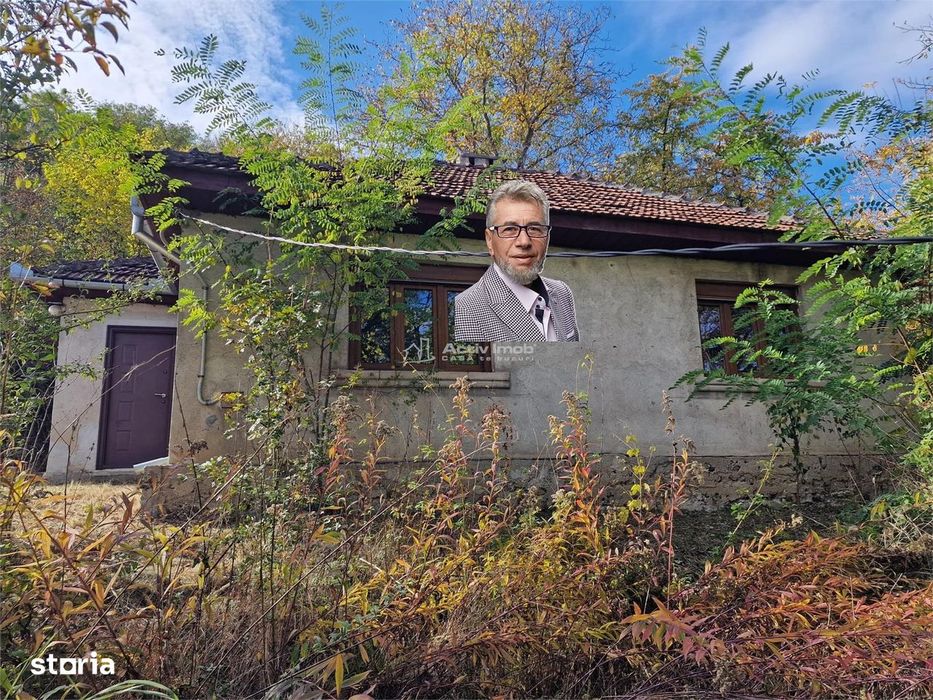 Resita Casa cu Teren privat 4670 Mp.