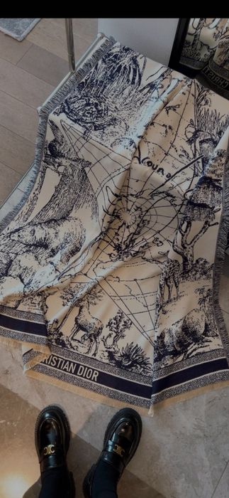 Fular Christian Dior, model 2026