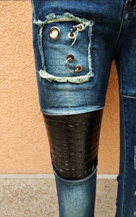 Пънк дънки 
Размер ХС
Цена : 25лв