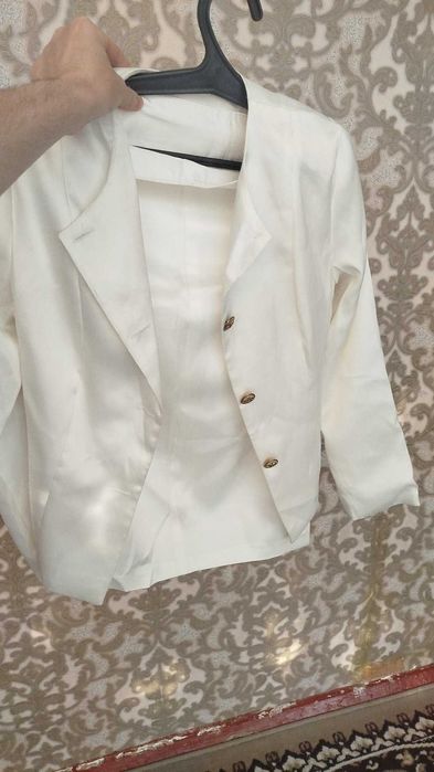 Женский костюм юбка атласной