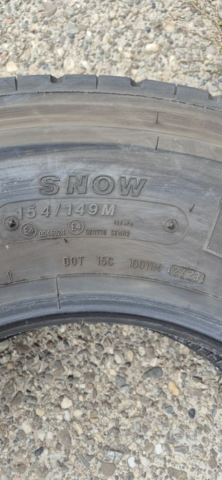 8 anvelope iarna Bridgestone 295/80/22,5.Pretul este pe bucata