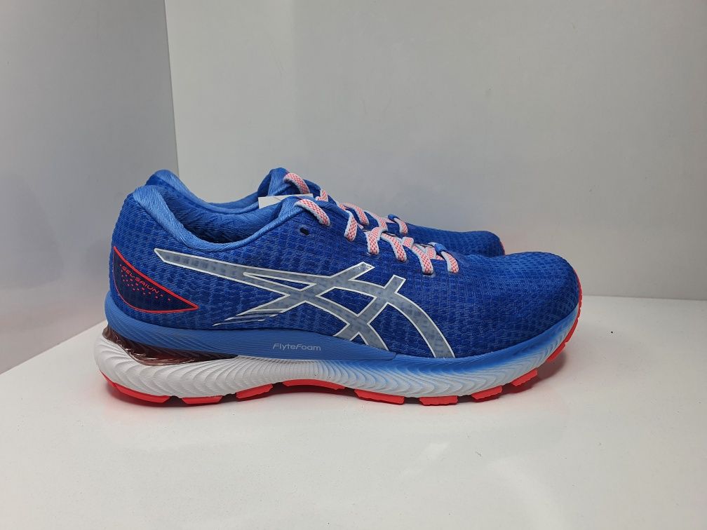 Маратонки Asics Gel-Saiun 

Носени, но в отлично състояние 

Размер 43