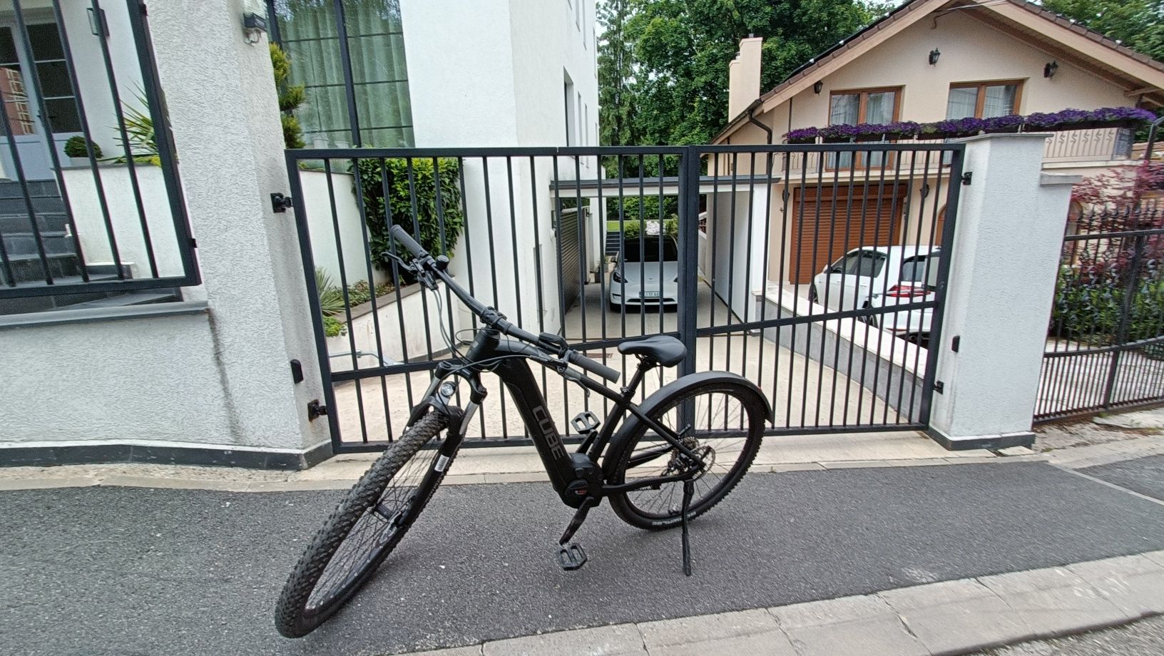 bicicletă electrică cube reaction Bosch
