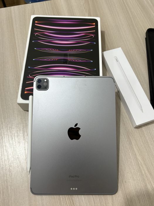 iPad 11 Pro с стилусом