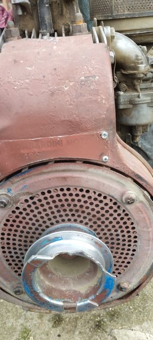 Vind motocultor 14cp funcțional benzina se vinde și dezmembrat