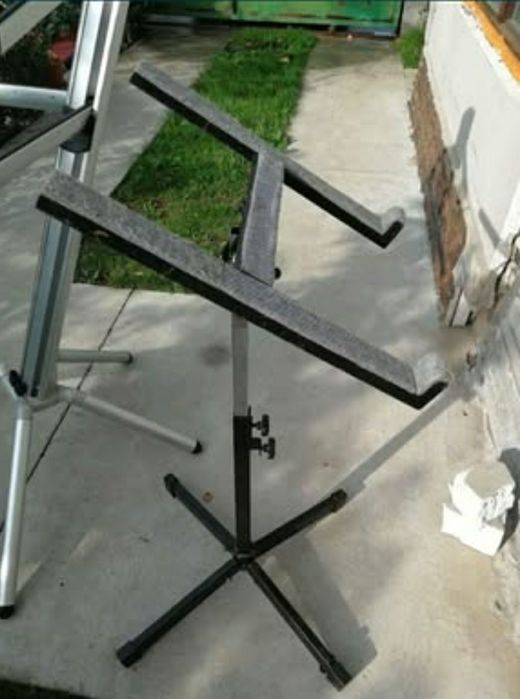 Vând suport stativ mixer