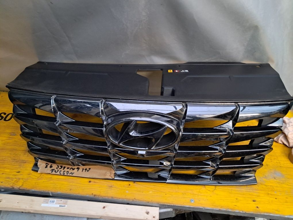 Грил решетка Hyundai Tucson с камера