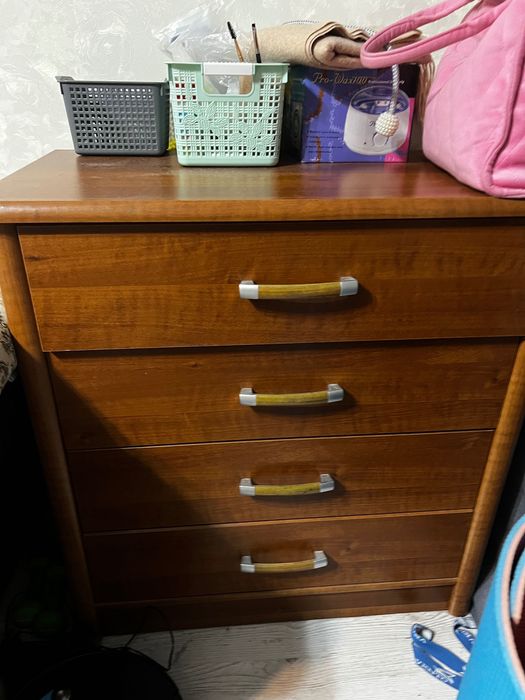 Комод коричневый