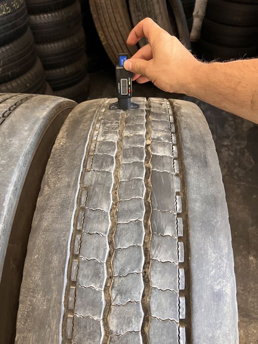 2 anvelope camion 315/70/22.5 , Hankook / Michelin !