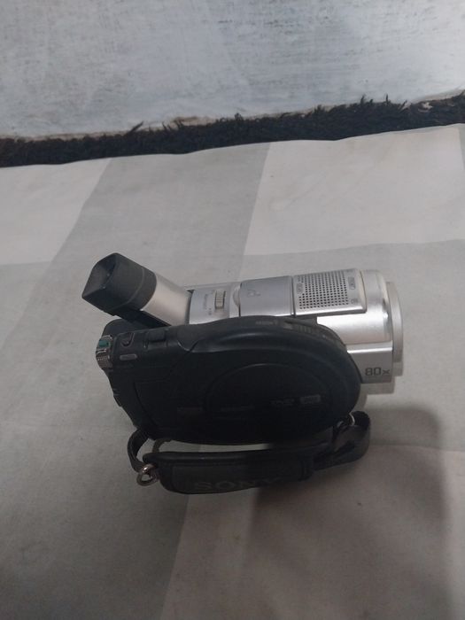 Видео камера сотилади