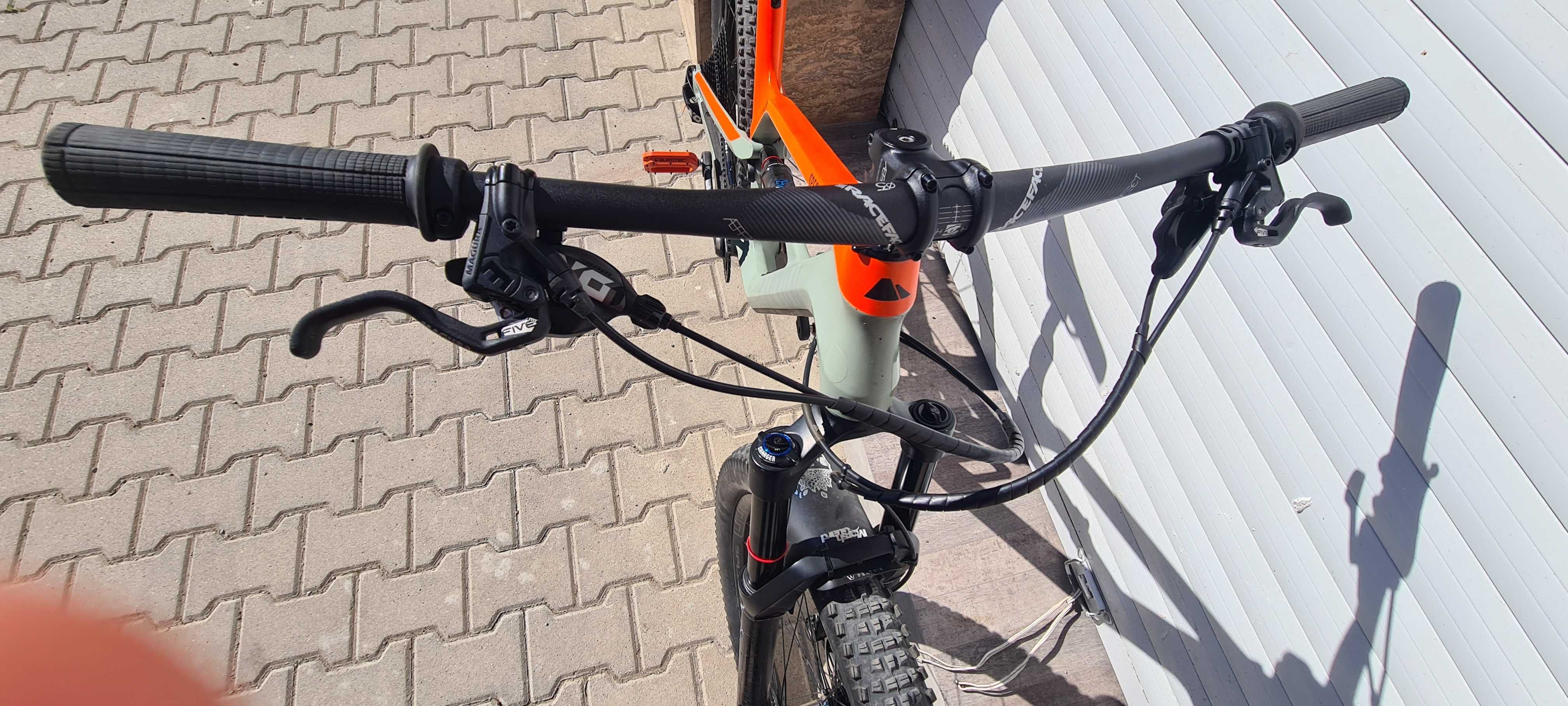 CANYON SPECTRAL CF-9.0 PRO, 2018, 27,5 carbon, size L.