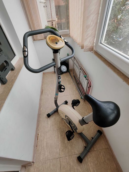 Bicicleta sport statica cu 8 trepte de intensitate