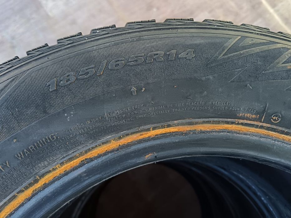 Продам б/у шины зимние шиповонные