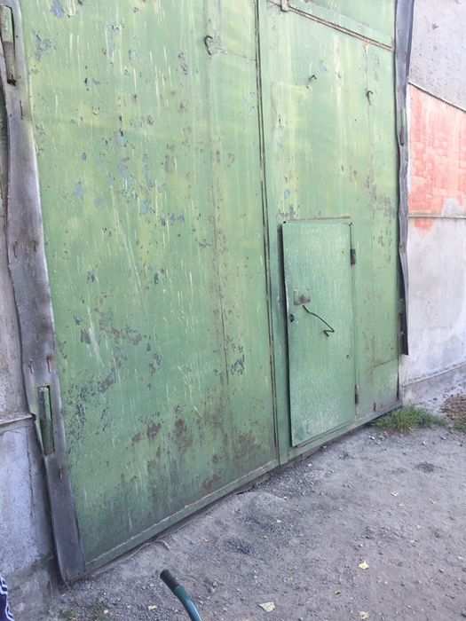 Ворота гаражные металлические