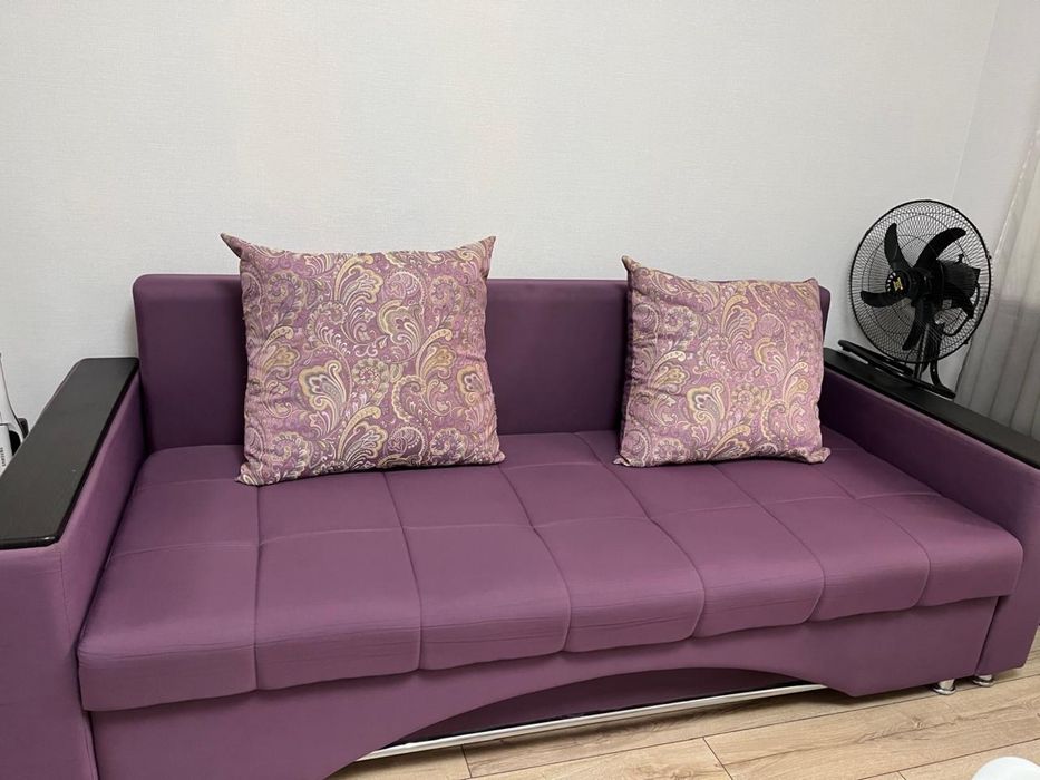 Срочно продам диван