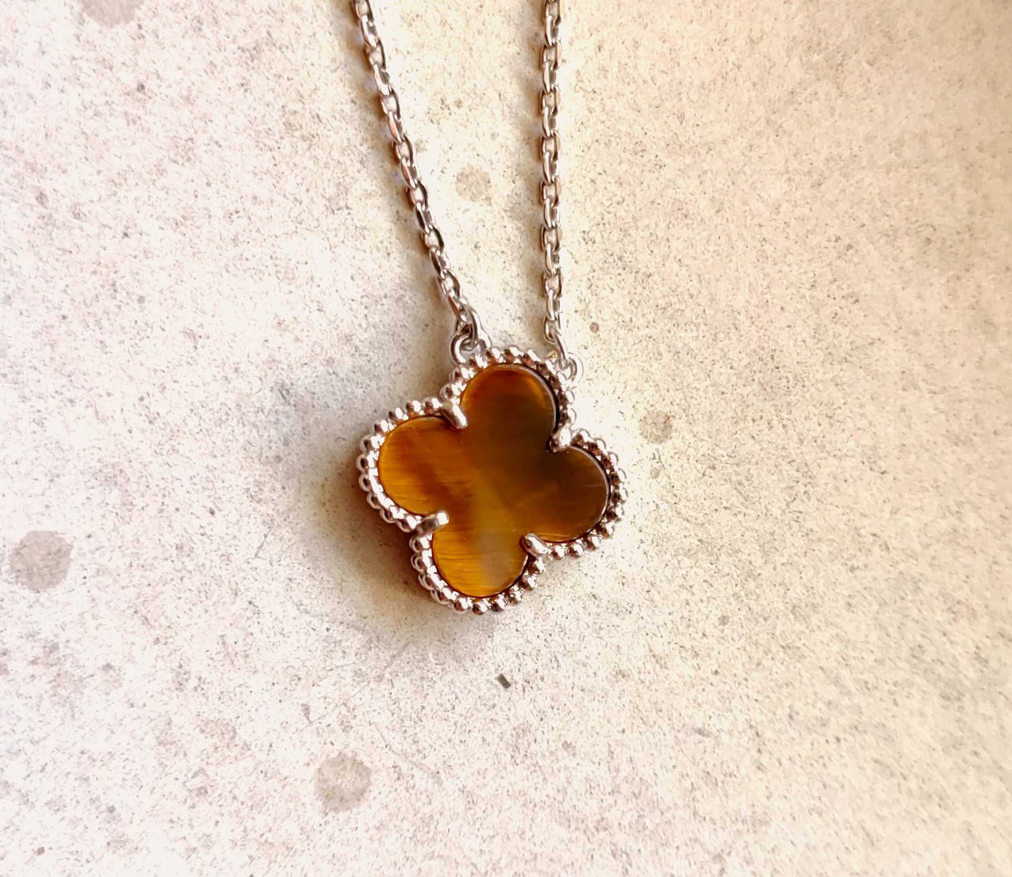 Колие с детелина на Van Cleef & Arpels с камъка тигрово око