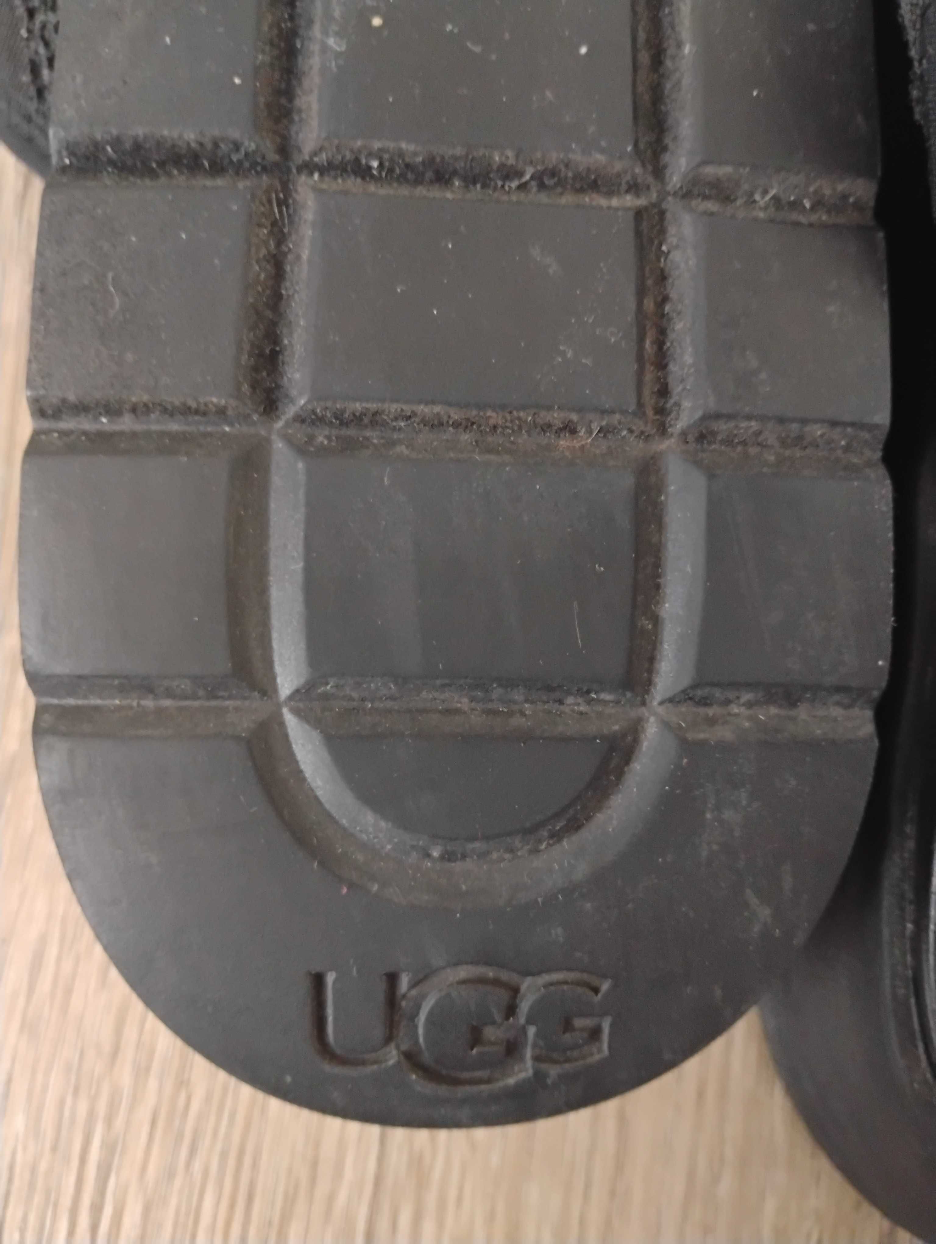 Черни платформи UGG