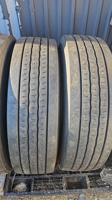 Anvelope 295 80 22.5 de direcție Continental.