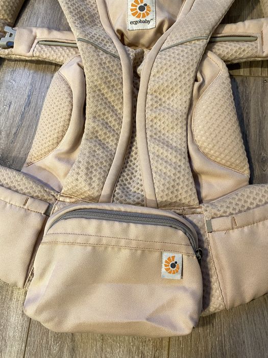 Ergobaby Omni Breeze розова