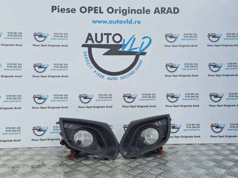 Proiector ceata cu grila stanga dreapta Opel Corsa E