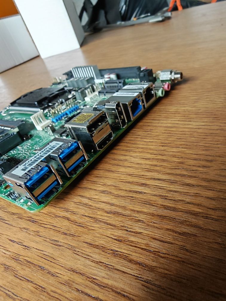 Дънна платка ASRock IMB-1222 Mini-ITX