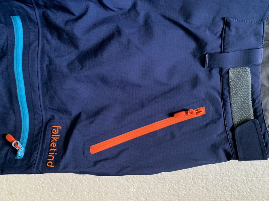 Pantaloni outdoor dama Norrona Falketind Gore Tex nr M, noi