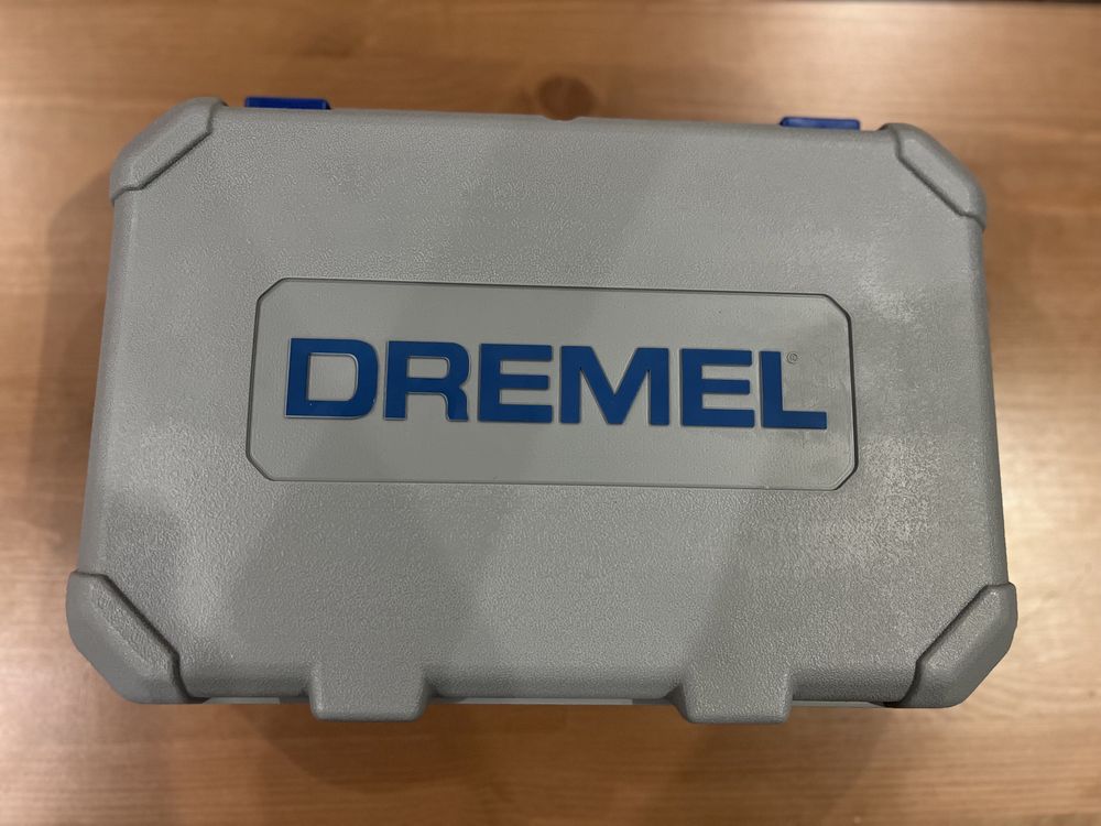 Мултифункционален инструмент Dremel  8220