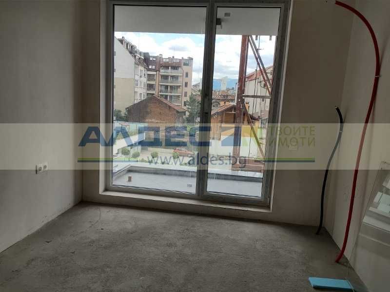 Продава се Двустаен апартамент в София, Оборище - 67 кв.м за 2538 €/кв.м - Снимка #2