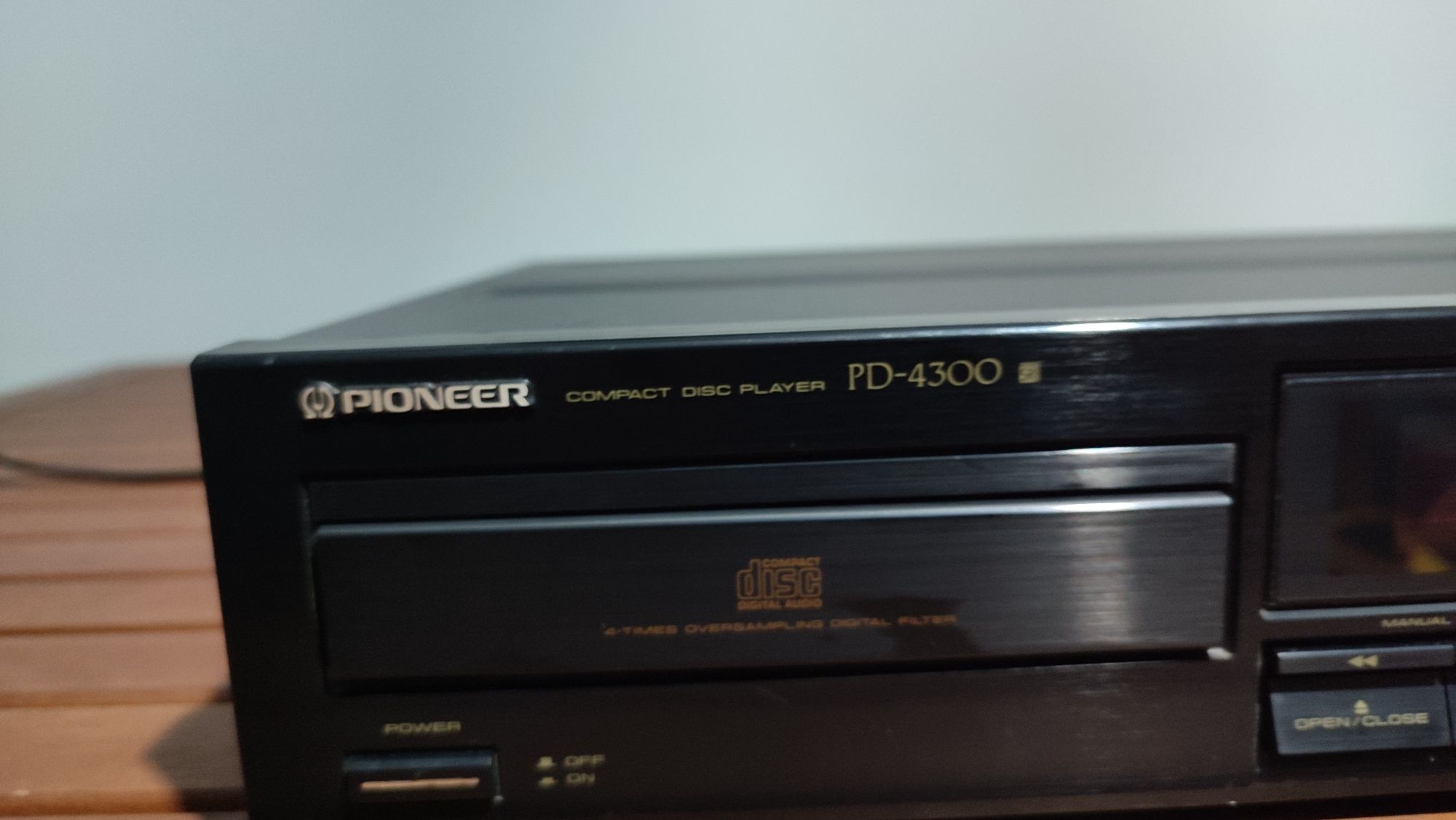 PIONEER PD-4300 CD player, defect nu nvârte discul.