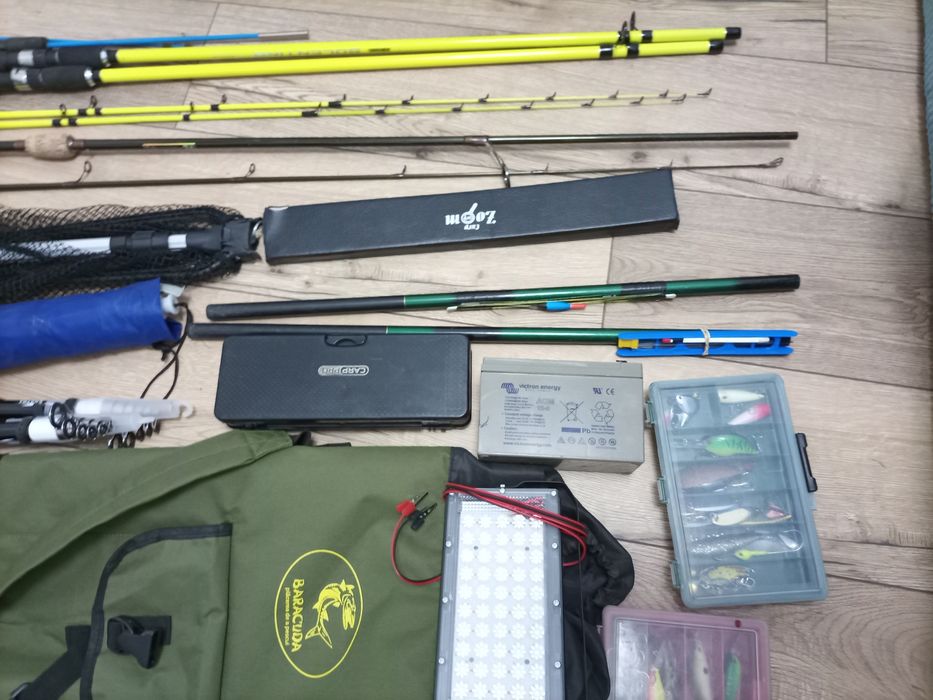 Vînd scule și accesorii de pescuit