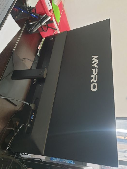 Yangi kompyuter sotiladi. Narxini kelishamiz