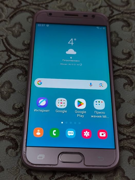 Продам Samsung galaxy j3