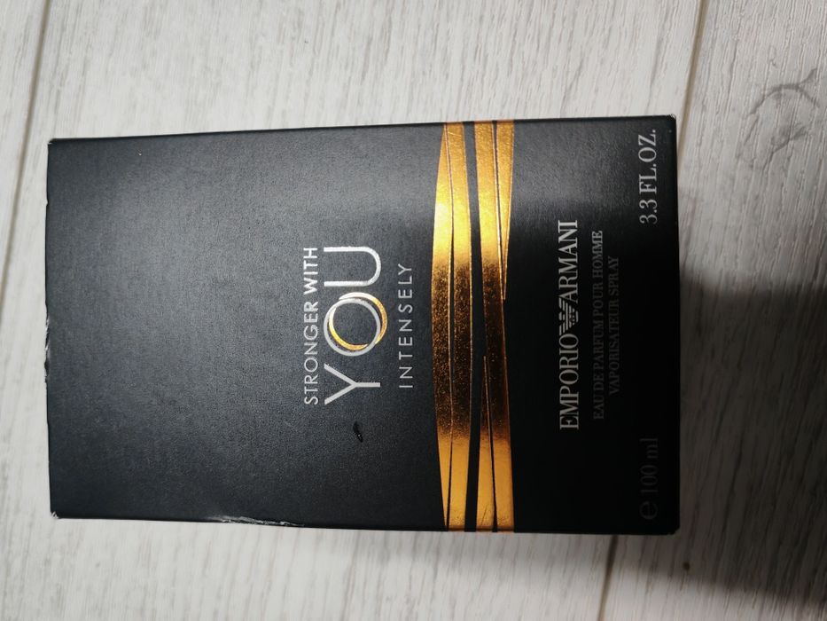 Parfum Armani Stronger with you Intensely