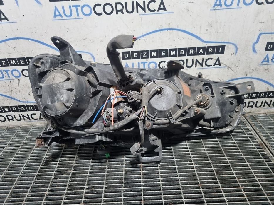 Far Stanga Mitsubishi Outlander Facelift 2009 - 2012 SUV 4 Usi (1314) Xenon