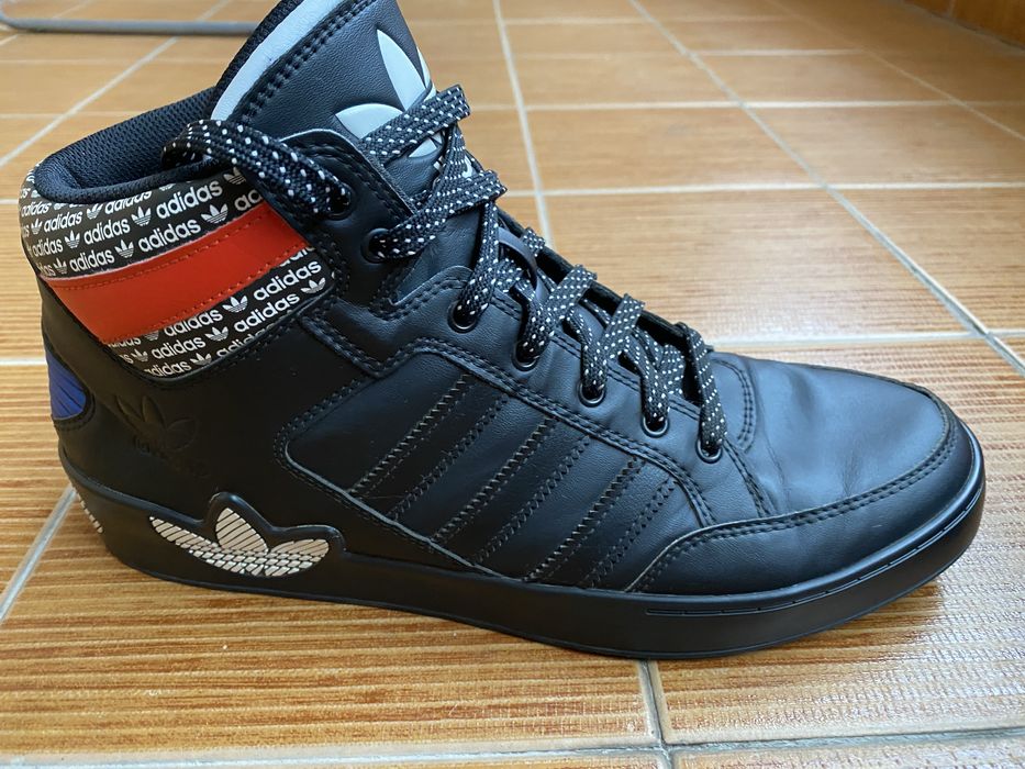 Мъжки високи спортни обувки / кецове ADIDAS HARD COURT Черно