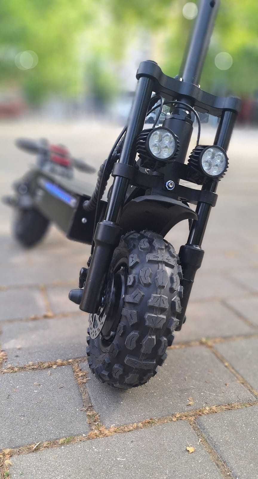 Scuter electric Nou Bicicleta Trotineta electrica  TAZZ Glovo panda