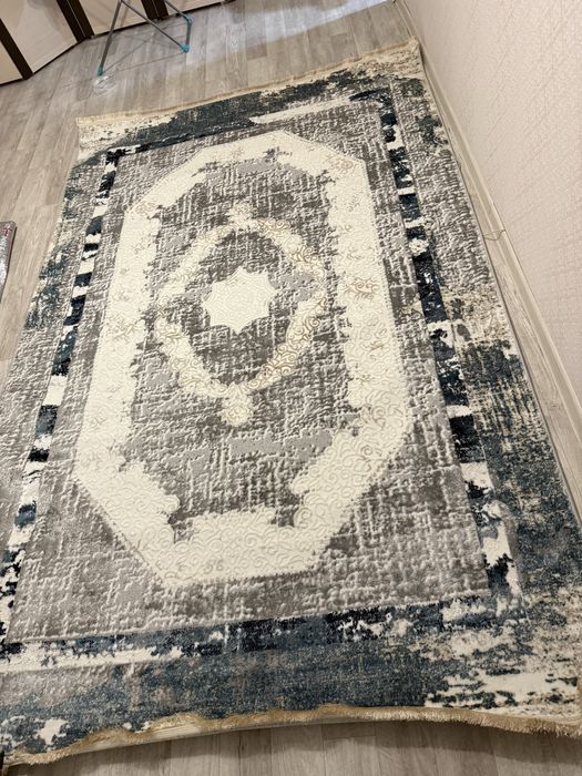 Продам ковёр 200*300. Новый.
