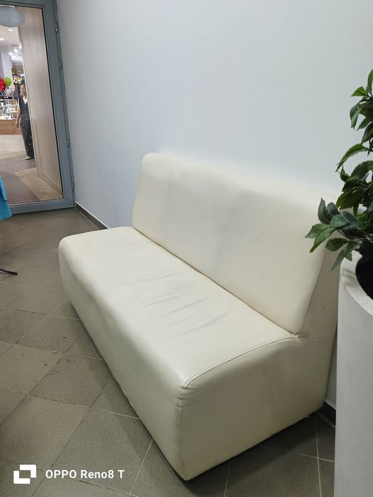 Продам диванчик для прихожей.