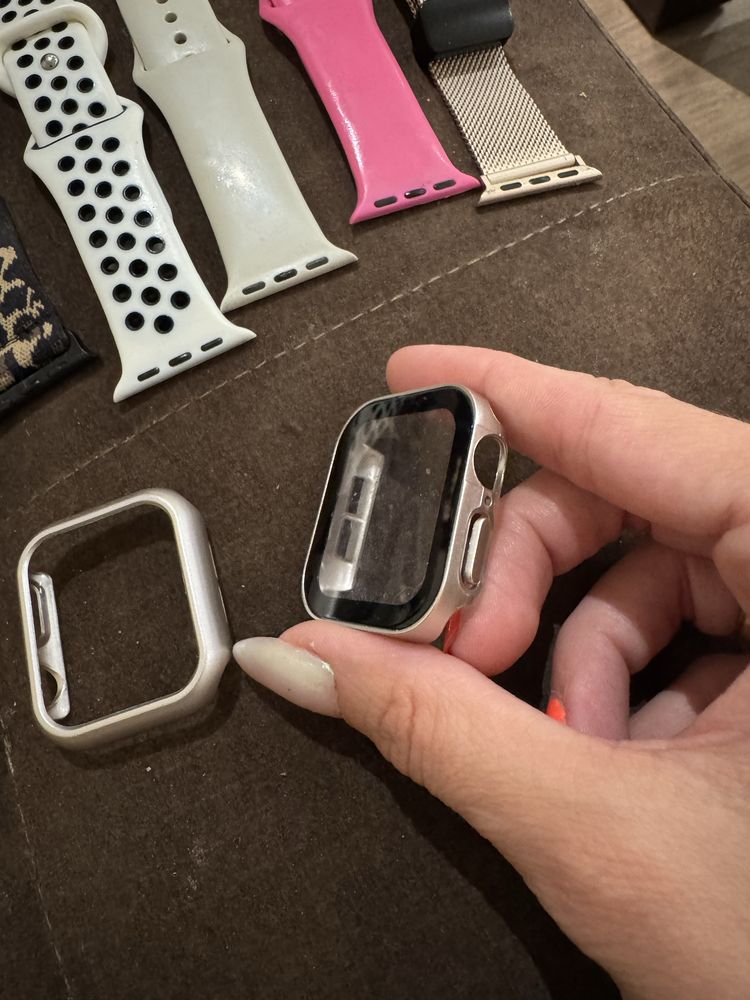 Каишки и 2протектора за apple watch 40mm.