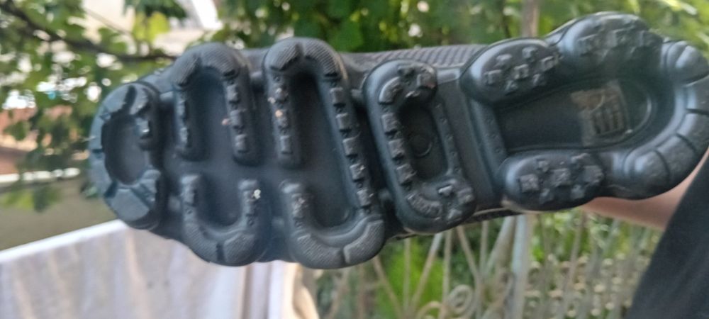 Adidași cu bulă de aer mărime