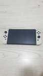 Продавам Nintendo Switch OLED – Бял модел + 2 Игри