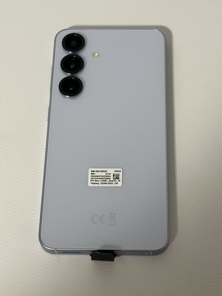 Samsung Galaxy S25 -5 G -256 Gb 12 Gb ram Nou nepornit