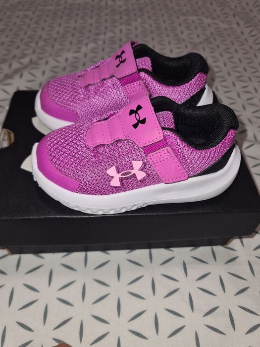 Vând adidași UNDER ARMOUR, mărime 21, fetiță aproape noi