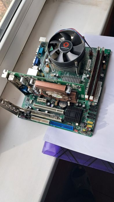 Детский игровой,с набором хороших игр и программ.