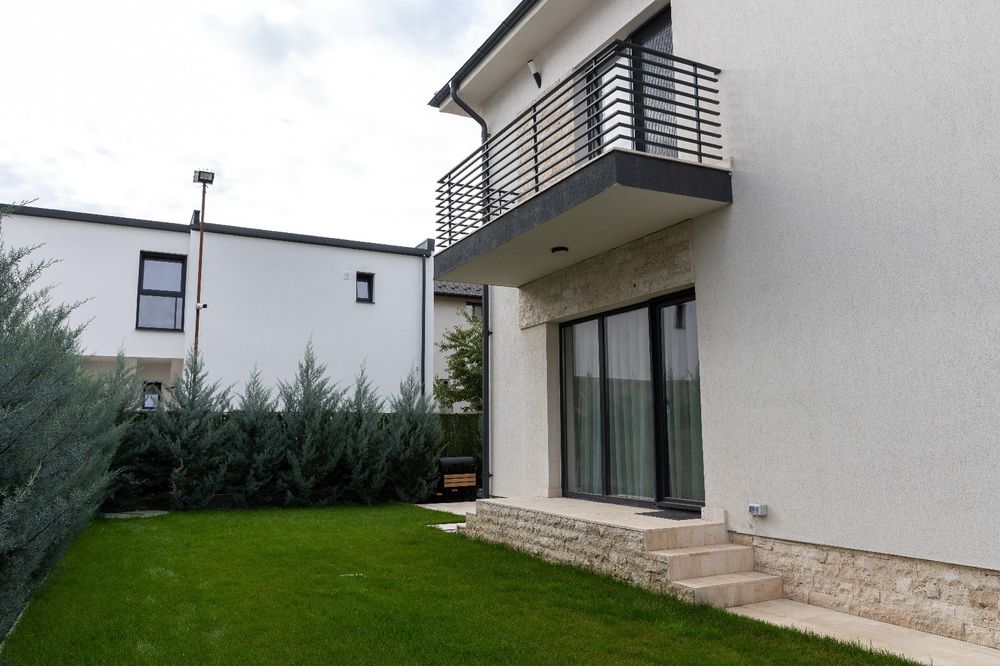 Vile individuale, asfaltat, toate utilitățile, central