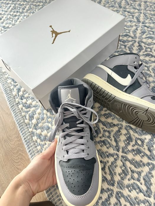 Обувки- Jordan 1