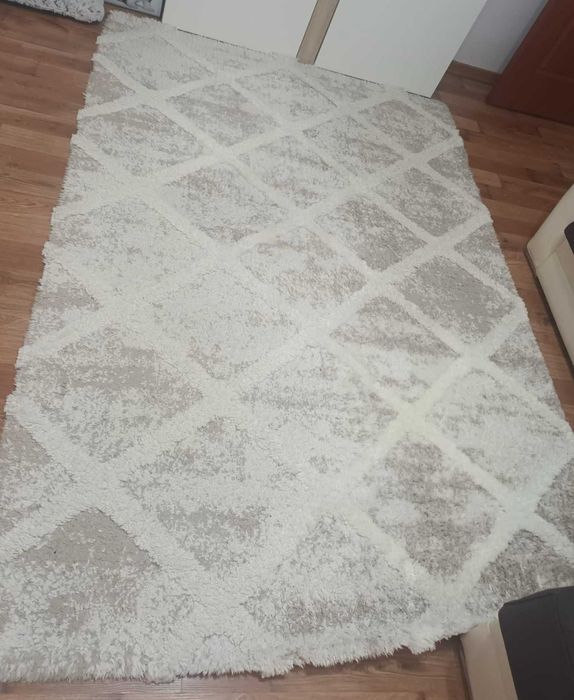 Vând covor de sufragerie