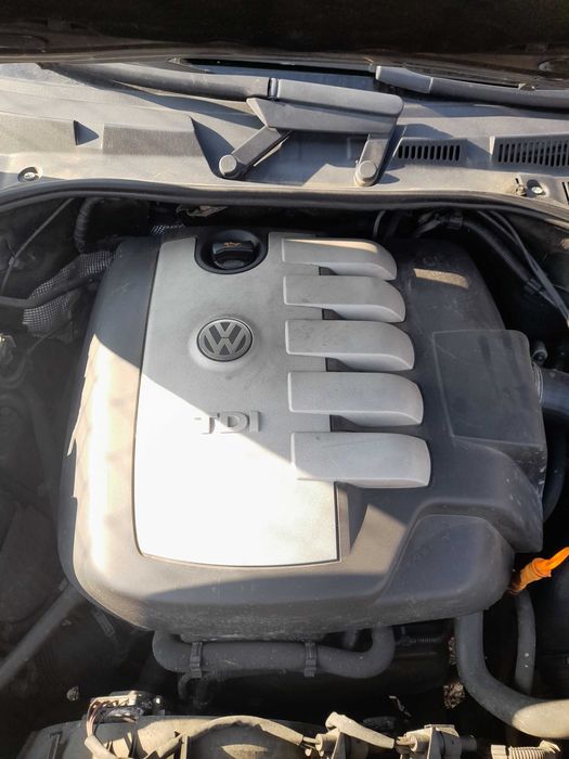 VW Touareg 2.5 R5 ,автомат,174 к.с. ,60 бр. на части